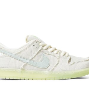 Nike SB Dunk Low 'Mummy' DM0774-111