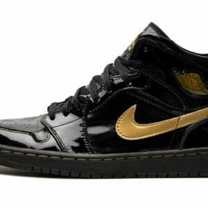 Air Jordan 1 Retro "Black Metallic Gold (2003)"