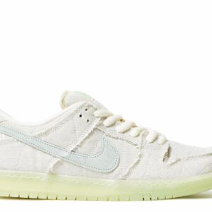 Nike Dunk Low SB 'Mummy' Unfading Sneaker