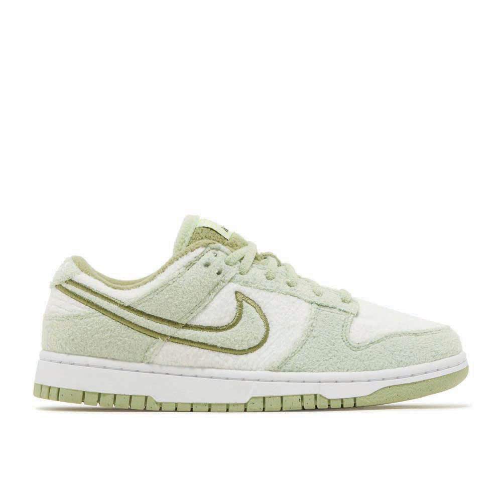 Nike Dunk Low SE 'Fleece � Honeydew' Everlasting Sneaker